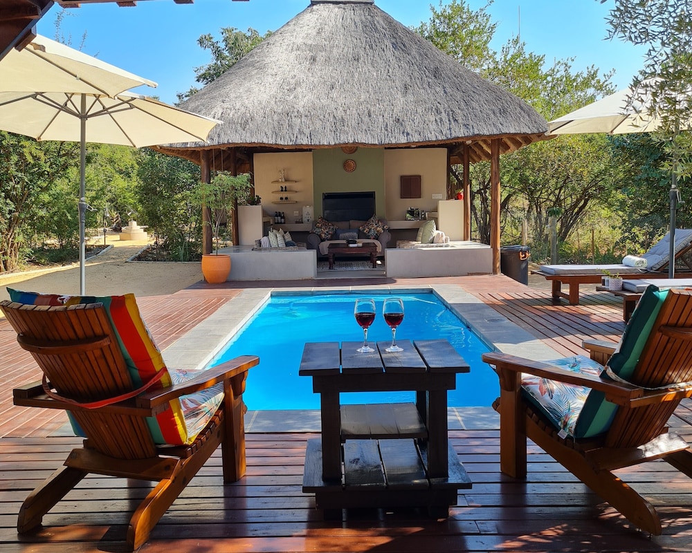 Ujabule 8 Sleeper Bush Lodge 24/50