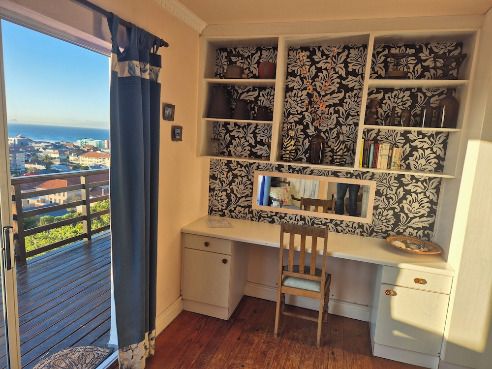 Bluebottle Guest House 26/50