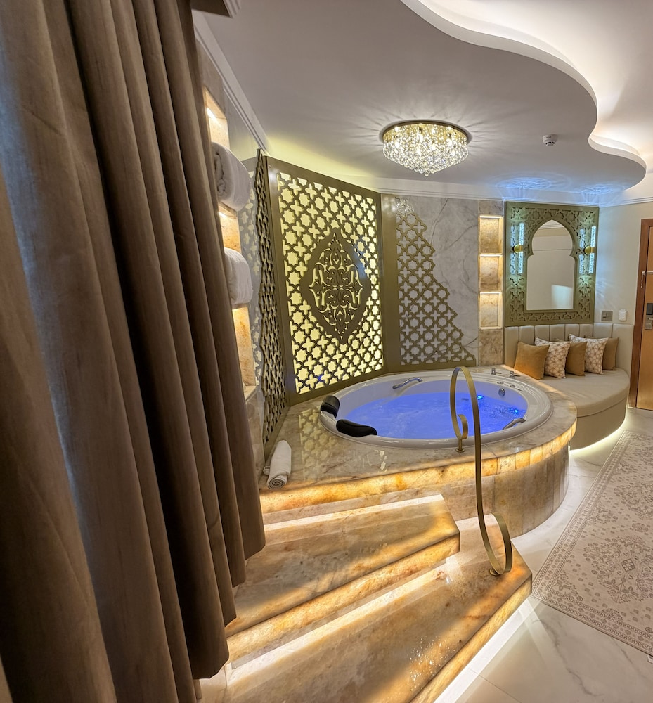 Golden Lis Hotel Boutique 40/76