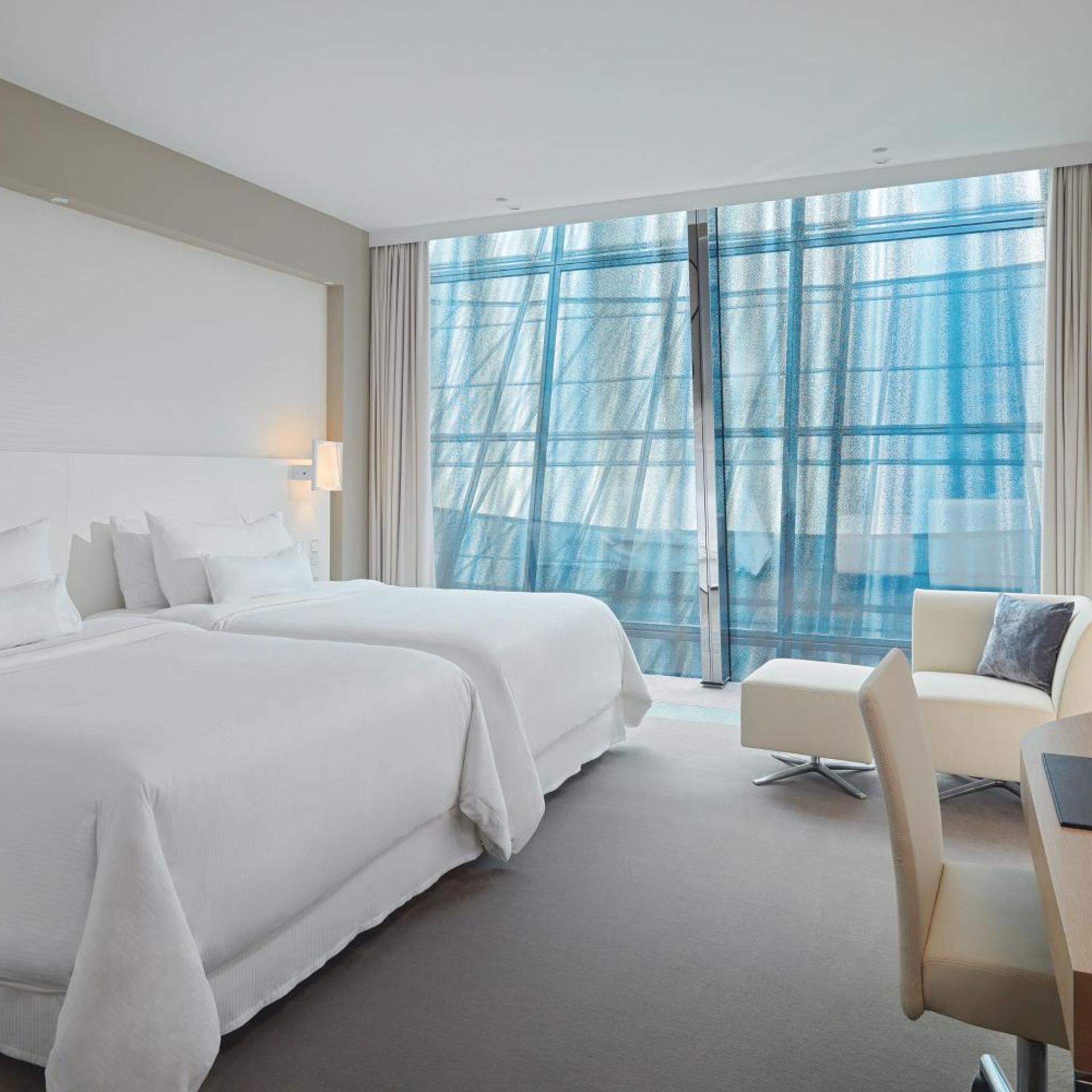 Guest Room, Classic, 2 Queen Beds, Atrium View