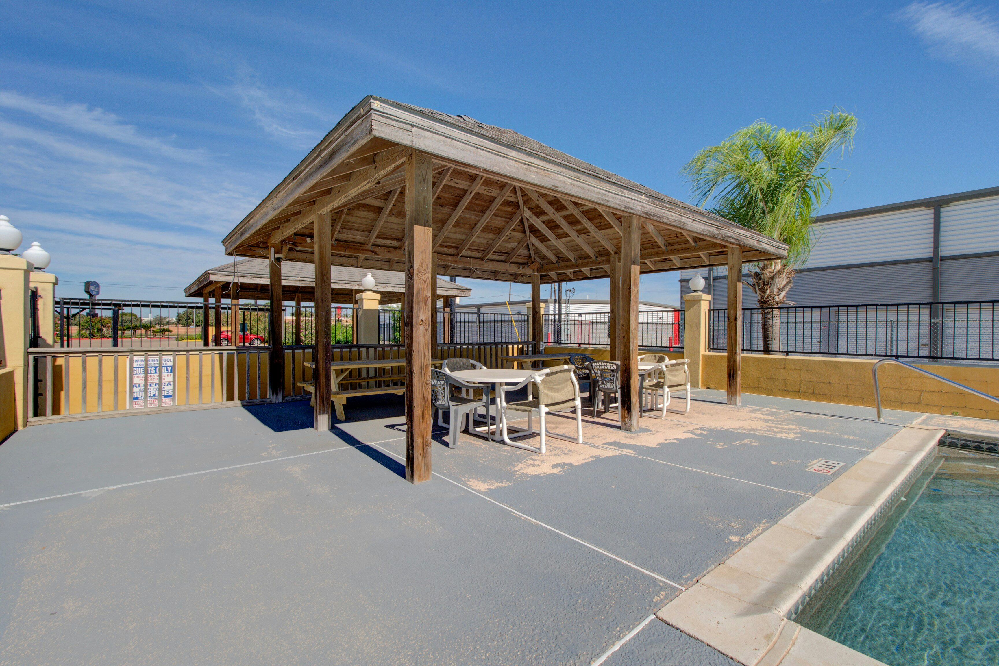 Weslaco Inn by Capital O Near Mercedes 46/56