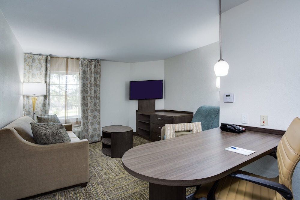 Candlewood Suites Ft. Lauderdale Airport Cruise 35/62