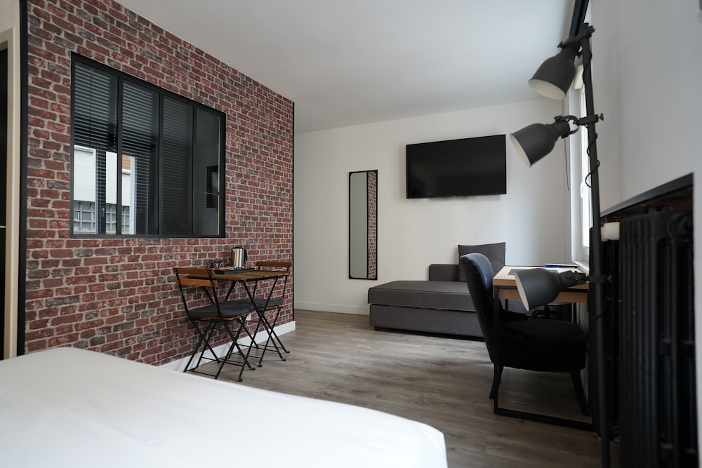 Alive Hotel De Quebec 17/50