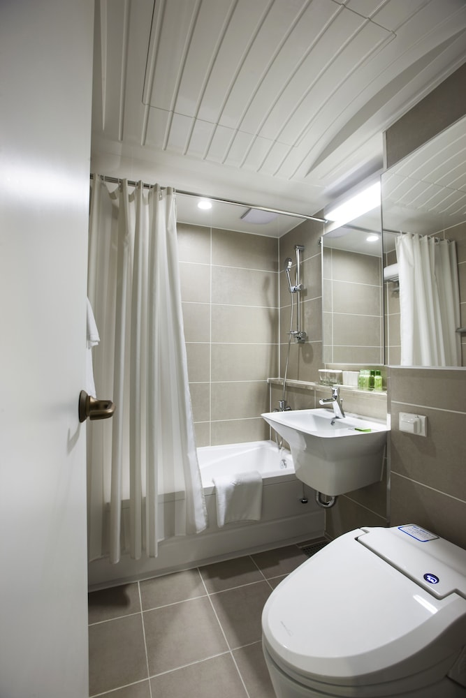 The Grand Hotel Myeongdong 13/60