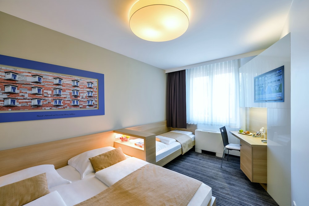 Ahotel Ljubljana 13/31