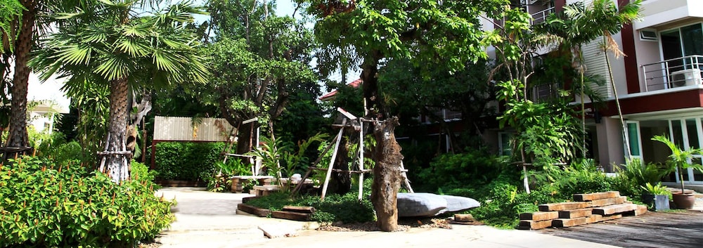 The Loft Resort Bangkok 40/44