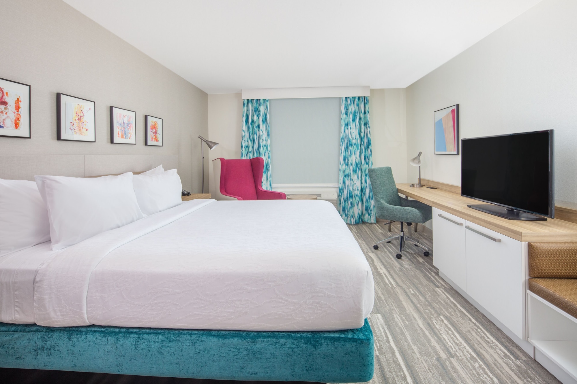 ROOM, KING BED, ACCESSIBLE