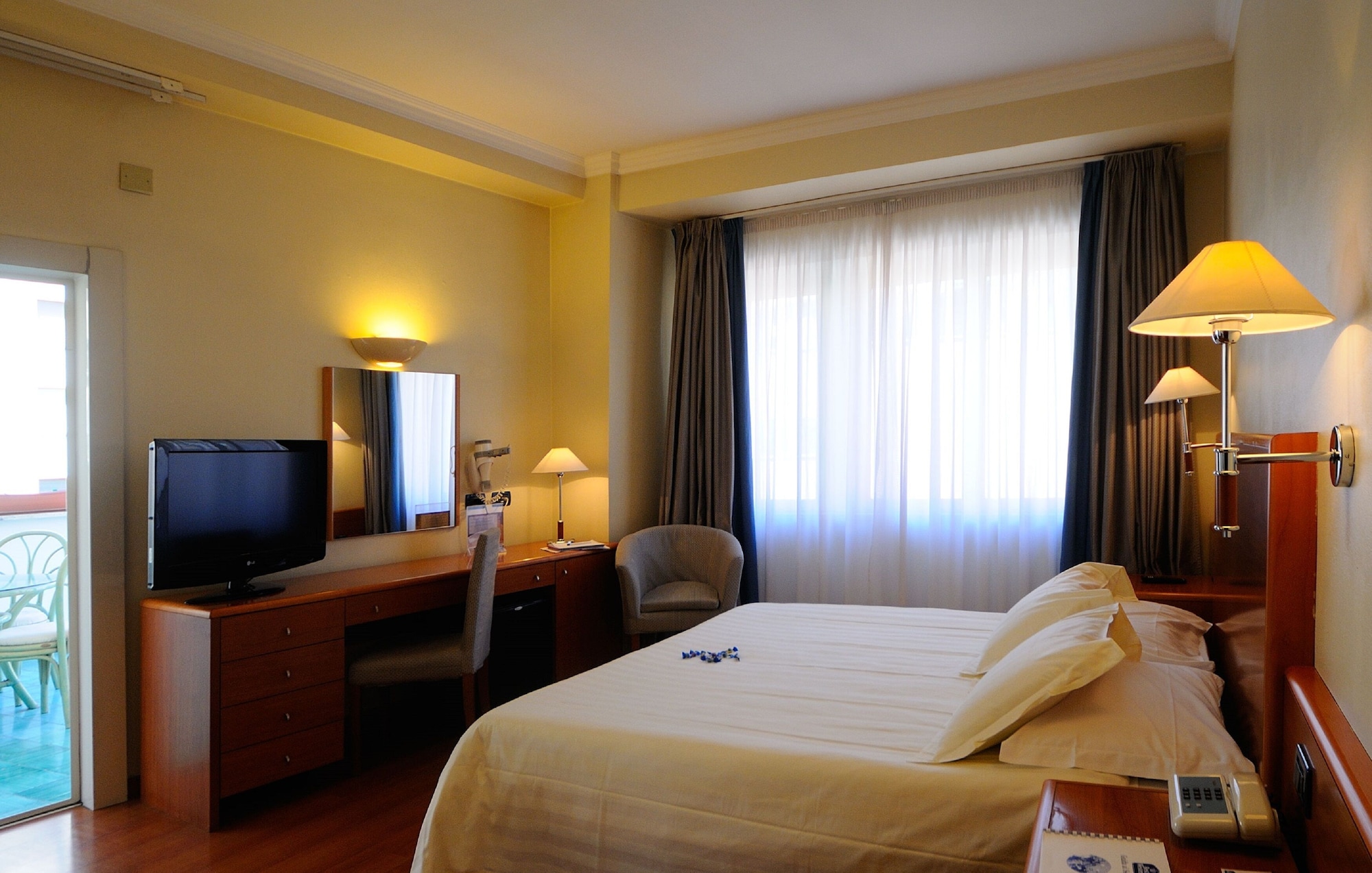 Standard, Single Bed, French Bed