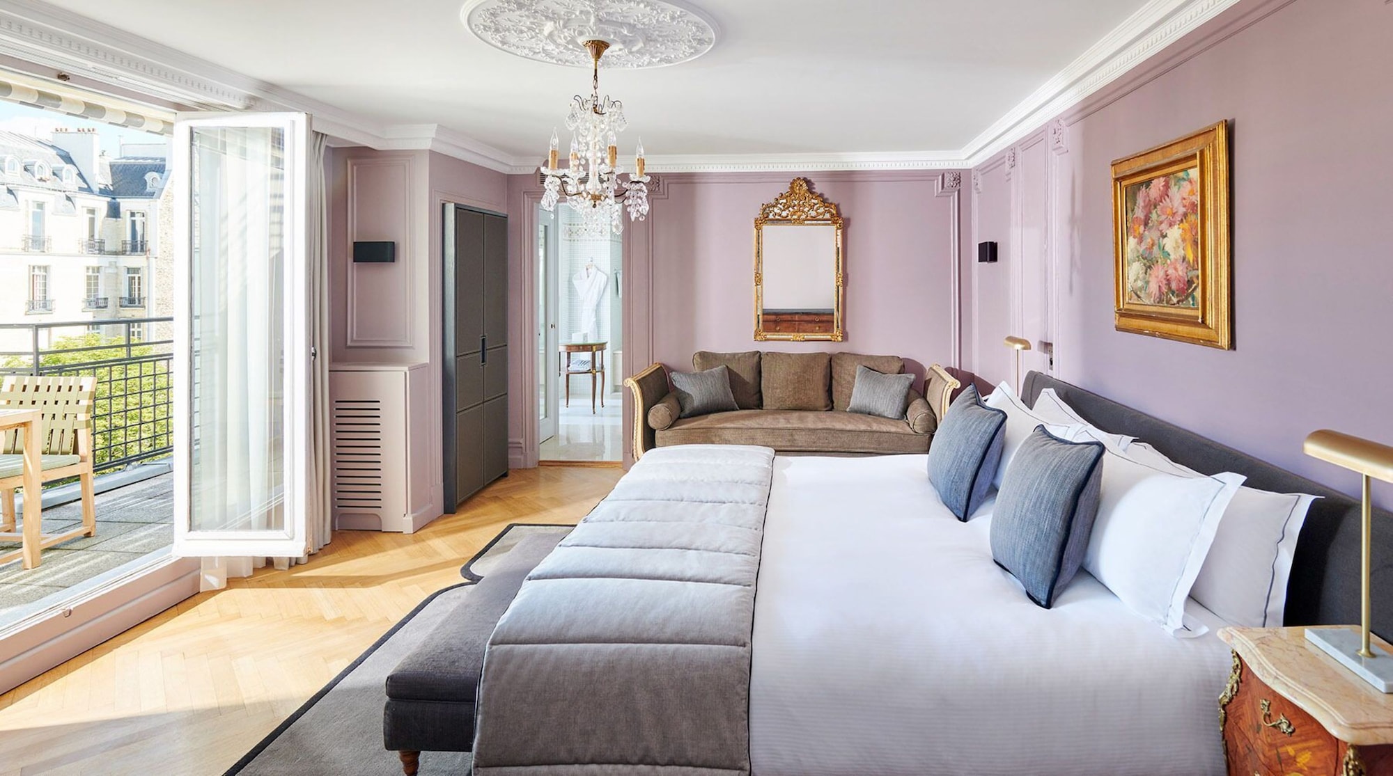 SIGNATURE, SUITE