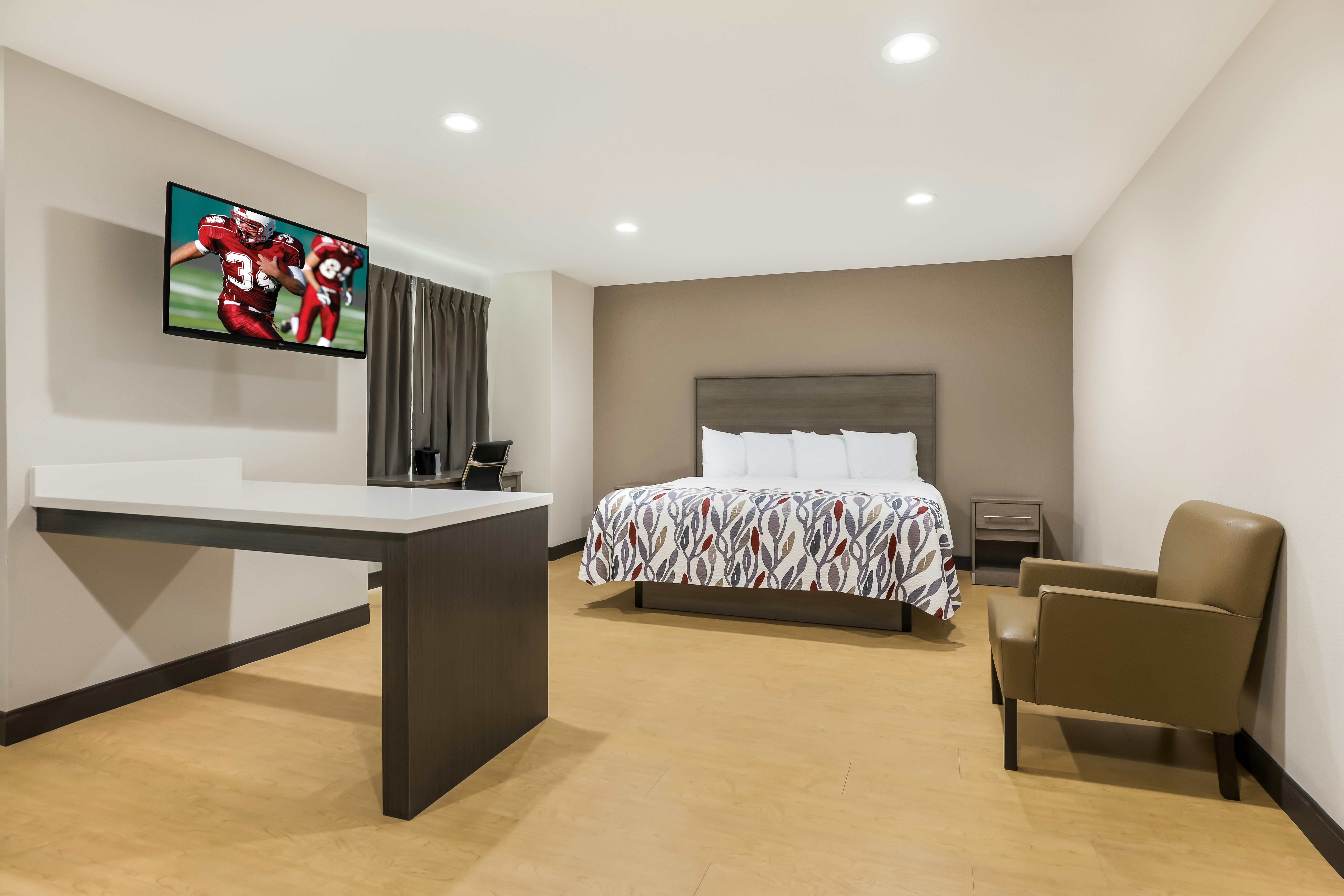 DELUXE, KING BED, KITCHEN