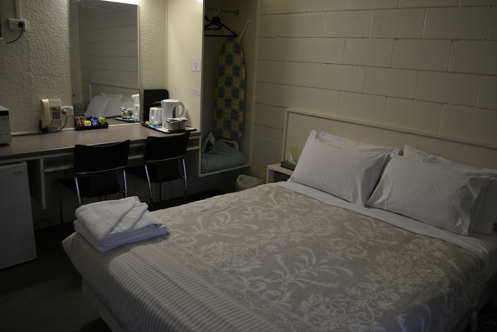 Corio Bay Motel 8/34