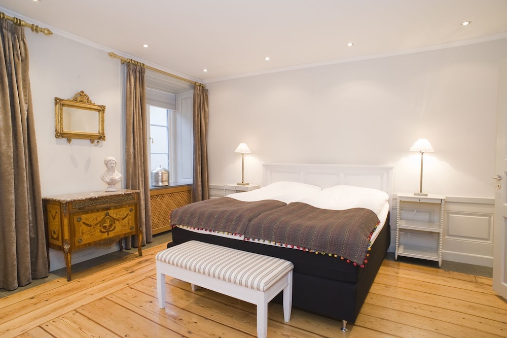 2 BEDROOMS, GRAND, APARTMENT, GROUND FLOOR