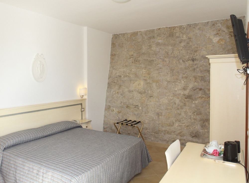 BASIC, DOUBLE BED