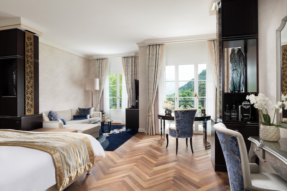 Grand, Suite, Double and Twin Beds