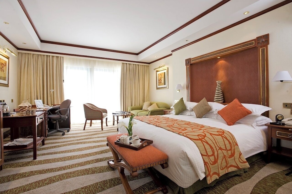 Kigali Serena 23/60