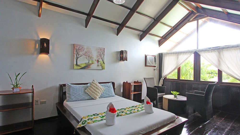2 Bedrooms, Villa, 1 Double and 2 Queen Beds, Garden View، Ocean 101 Beach Resort 5/10