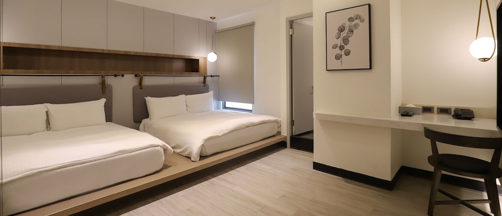 FAMILY, QUADRUPLE, 2 DOUBLE BEDS