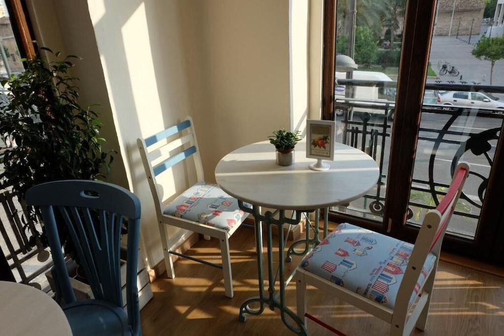 Hostal Balcon Al Mar 38/63