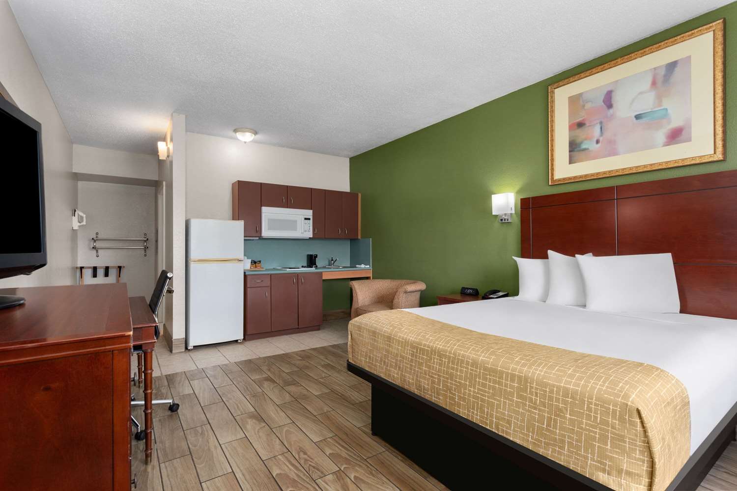 Travelodge Suites By Wyndham Lake Okeechobee 5/17