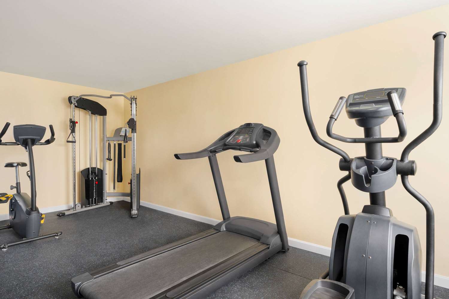 Days Inn by Wyndham Middletown/Newport Area 14/40