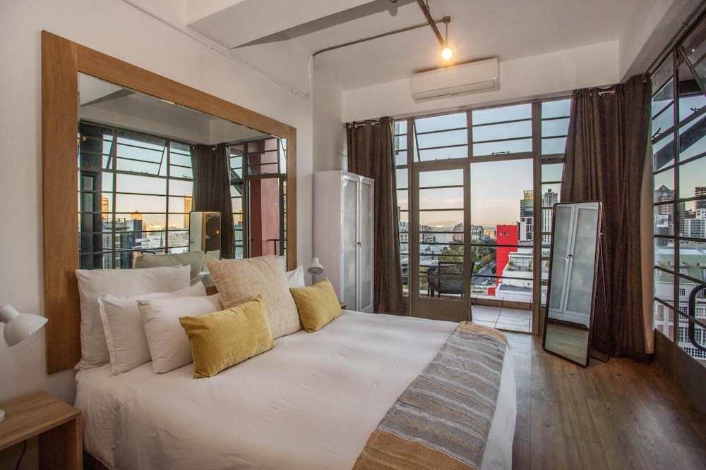 Manhattan Lofts 10/50