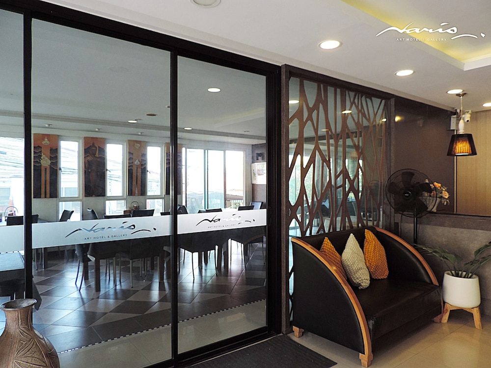 NARIS ART HOTEL 39/55