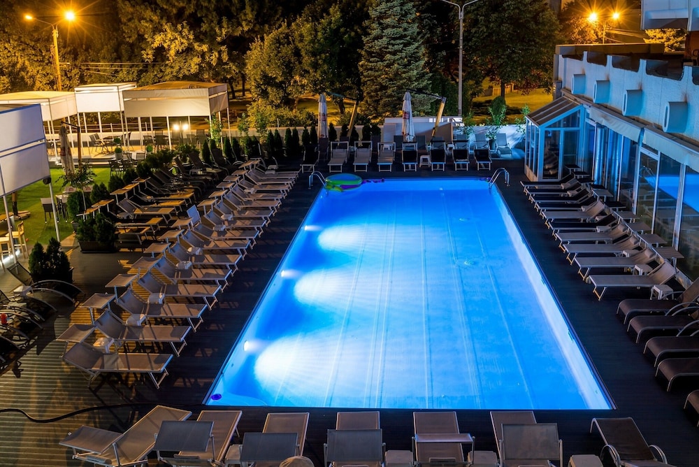 North Star Continental Resort 52/55