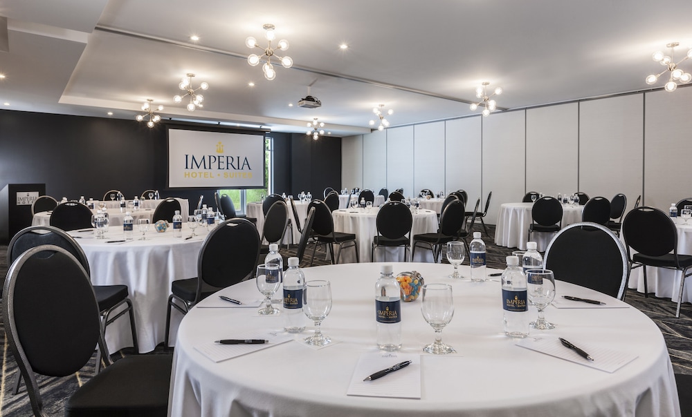 Imperia Hotel and Suites Boucherville 25/36