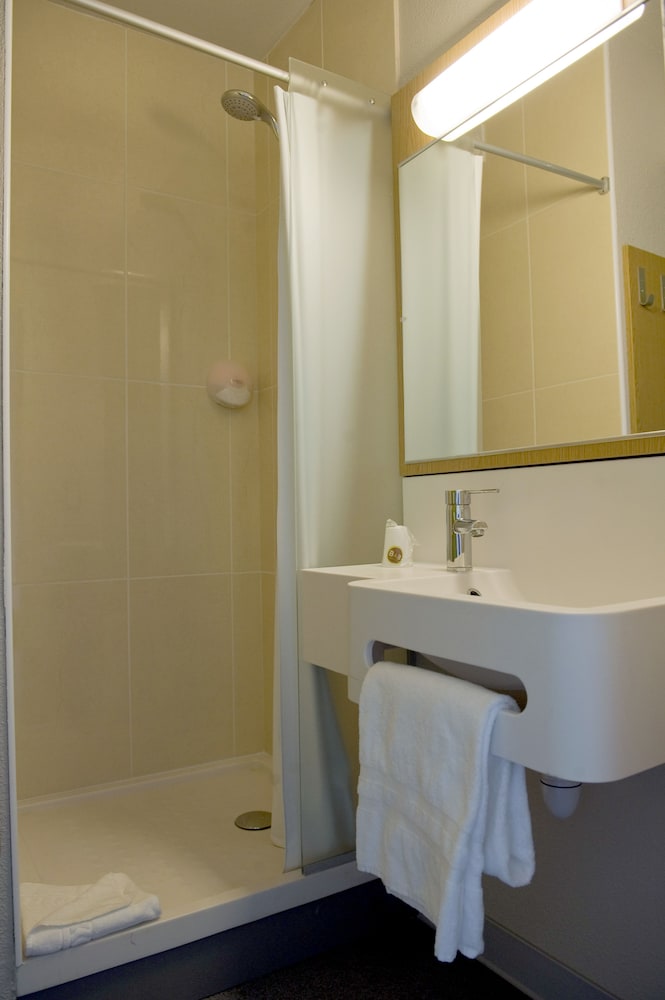 B&B Hotel Grenoble Centre Alpexpo 16/45