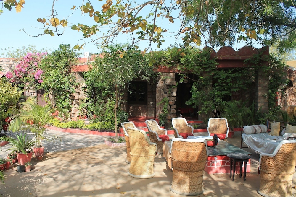 MANDORE GUEST HOUSE A LEAFY HERITAGE RESORT 31/35
