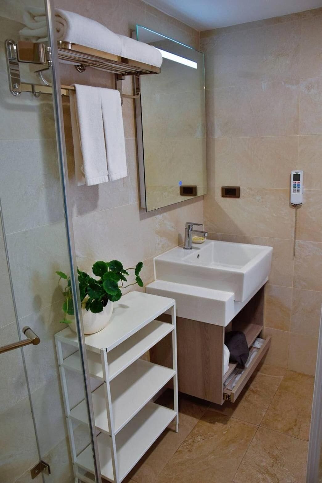 غرفة عائلية رباعية بسريرين كوين، Solis Hotel 8/8