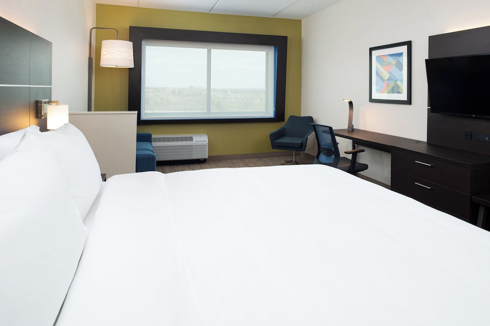 Suite, King Bed, Sofa