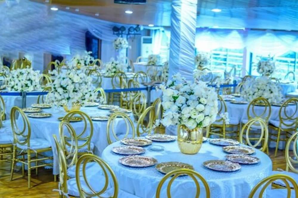 Golfview Hotel and Suites 46/63