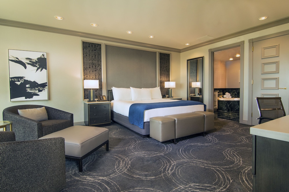 Suncoast Hotel And Casino 7/44