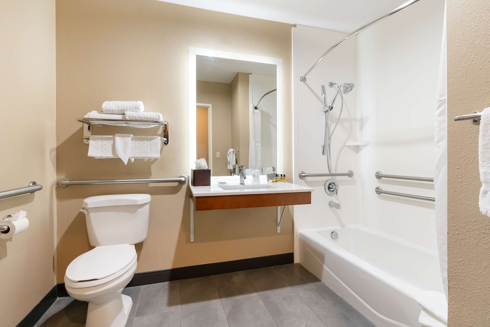 غرفة قياسية بسرير كينج لذوي الإعاقة، Best Western Bend North 7/9