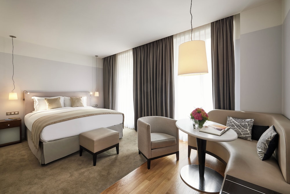 SOFITEL PARIS ARC DE TRIOMPHE 25/68