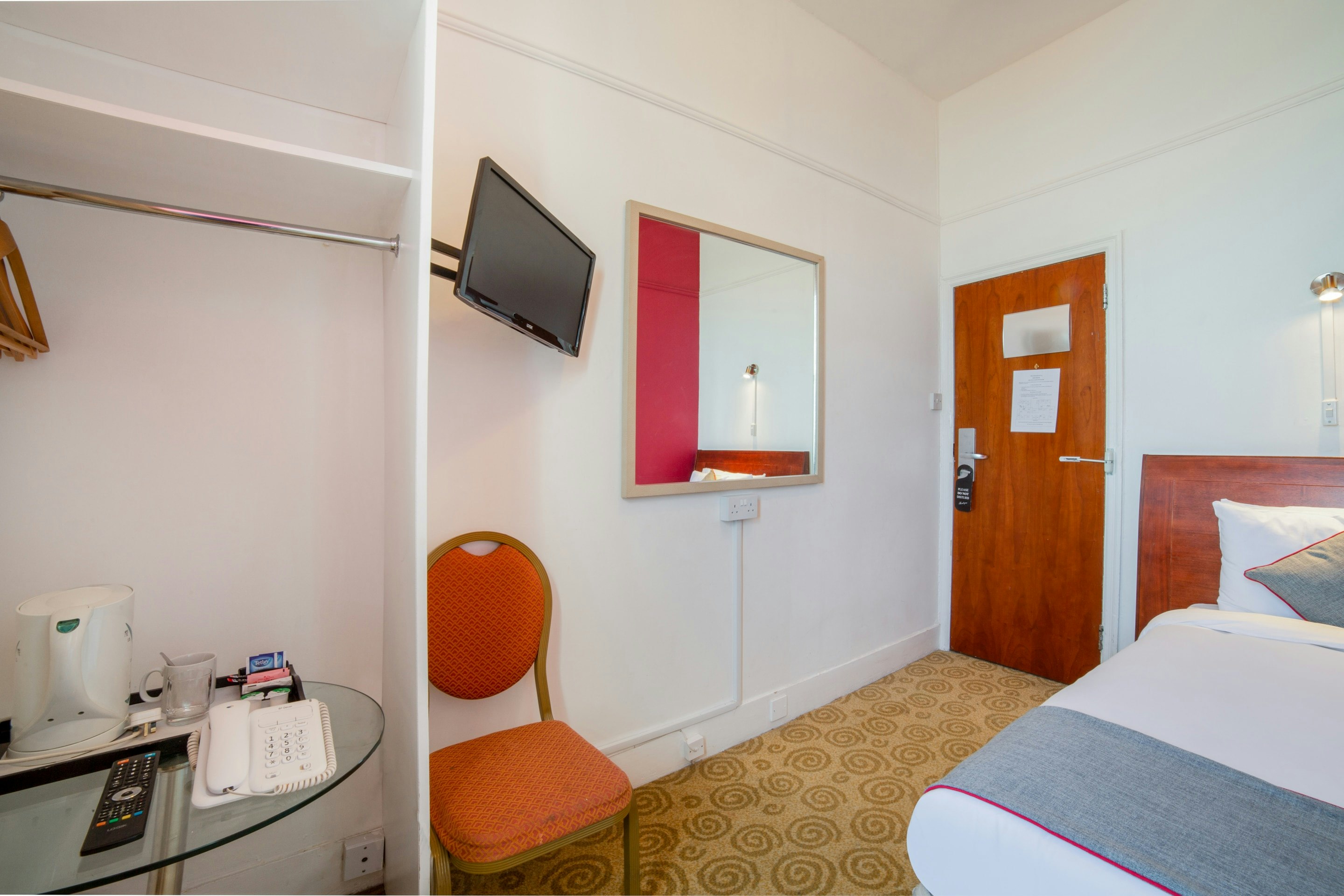 OYO The Strand Hotel 29/39