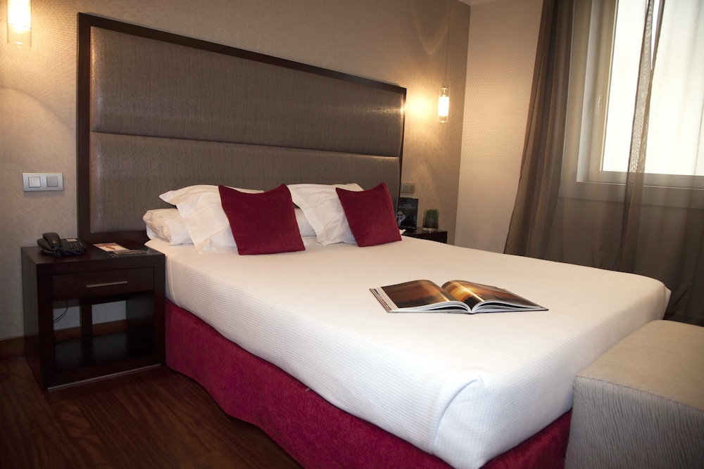 Compostela Hotel 11/61
