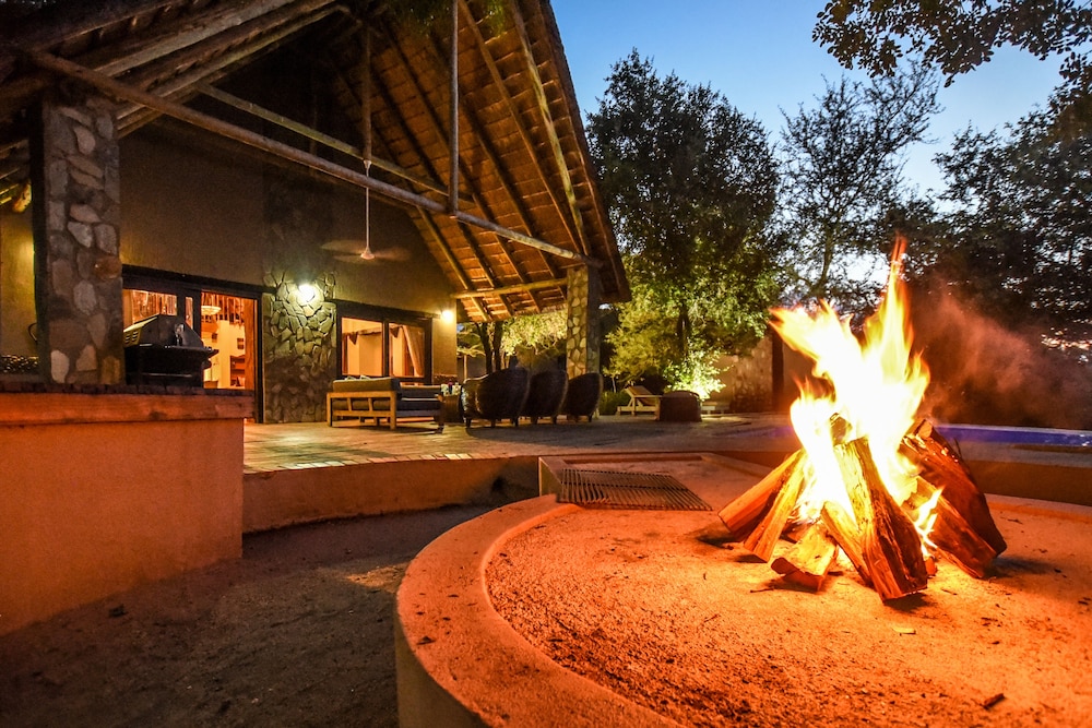 Leopard s Lair Bush Lodge 30/36