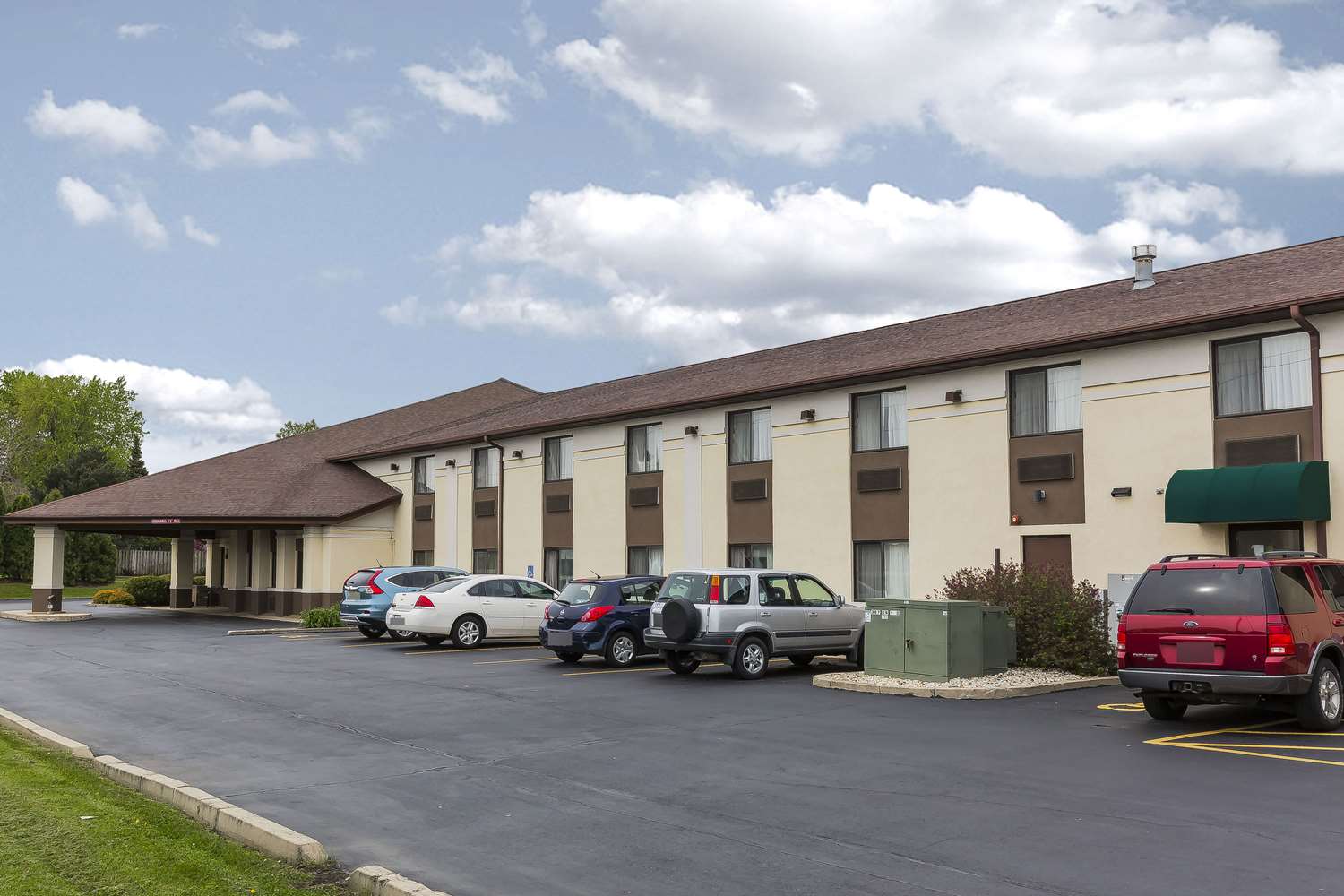 Quality Inn Sycamore - DeKalb 41/43