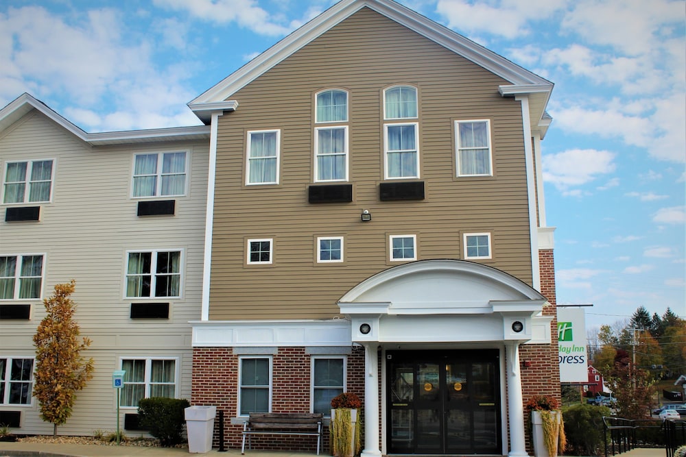 Holiday Inn Express Durham-UNH, an IHG Hotel 1/38