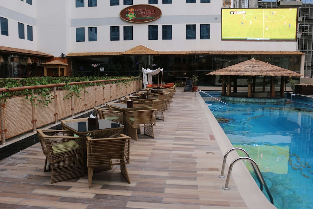 Elite Crystal Hotel 3/75