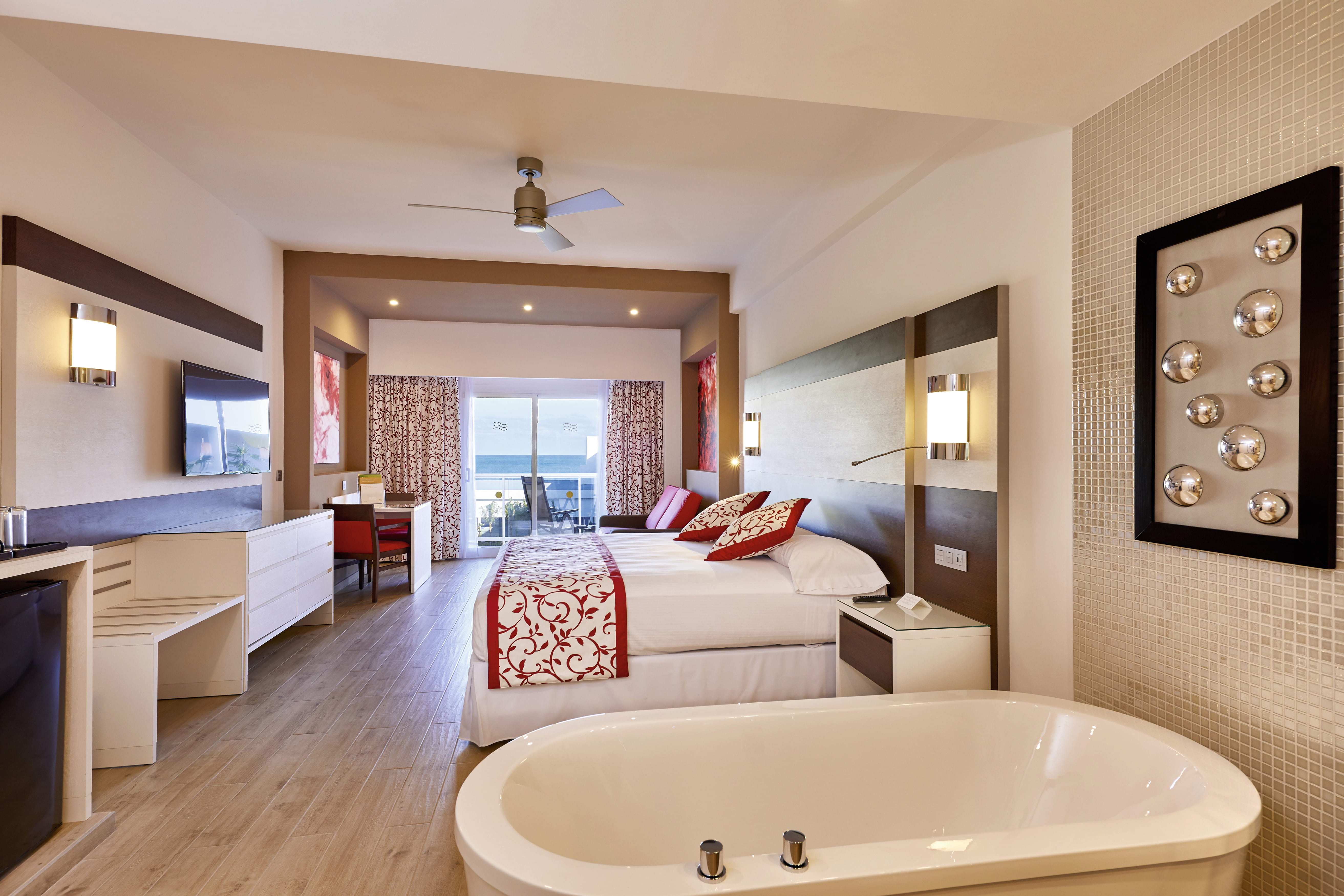 Elite, Club, Junior Suite, Ocean Front, Adult Only
