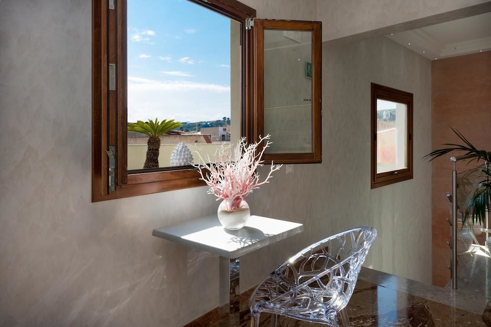 Hotel Biancolilla 38/40