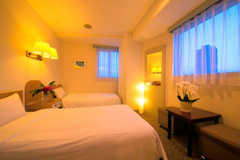ROOM, TWIN BEDS, SMOKING