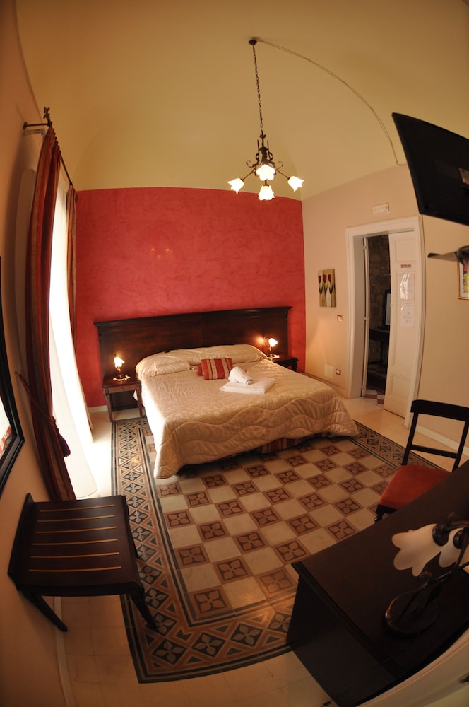PALAZZO IL CAVALIERE B&B DE CHARME 14/68