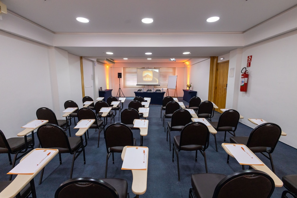 Sables Hotel Guarulhos 51/53