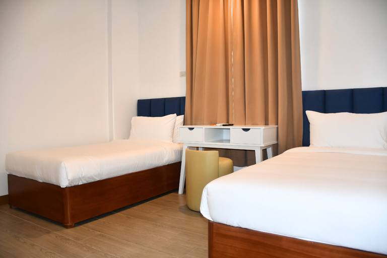 Coast Wise Hotel Dumaguete 4/11