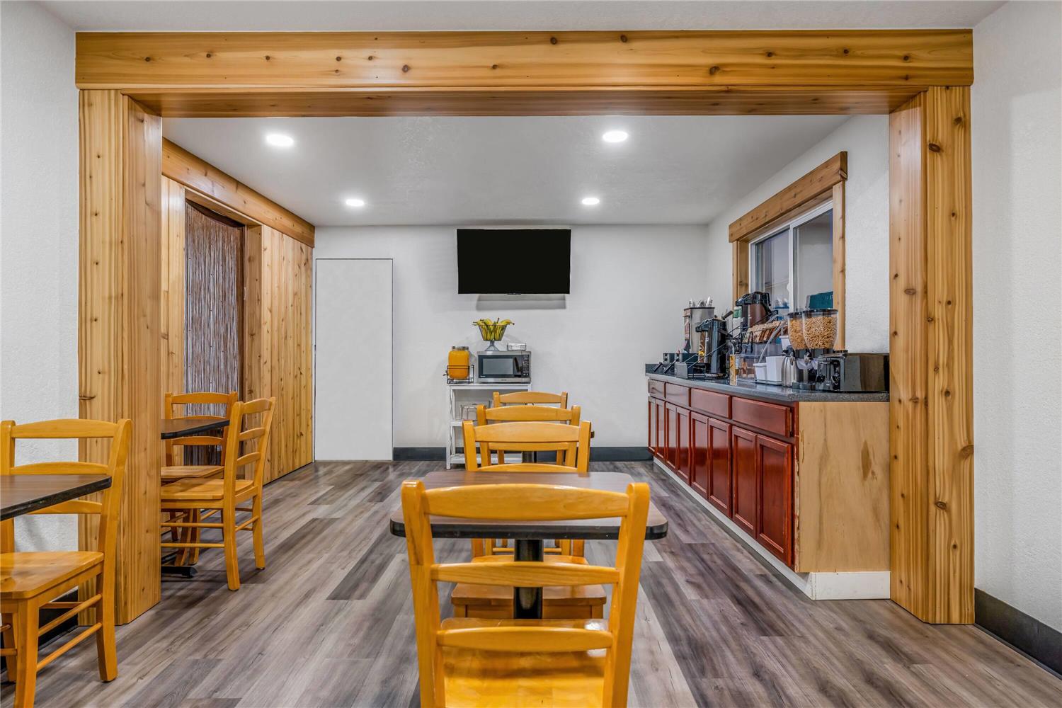 Super 8 By Wyndham Arcata 21/31