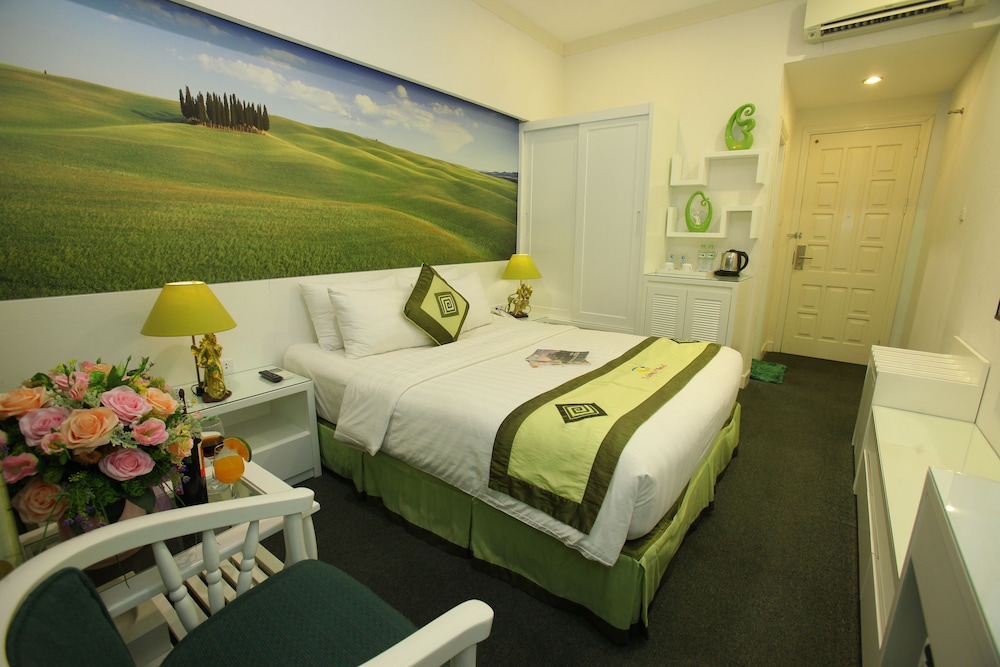 DELUXE, DOUBLE BED, BALCONY